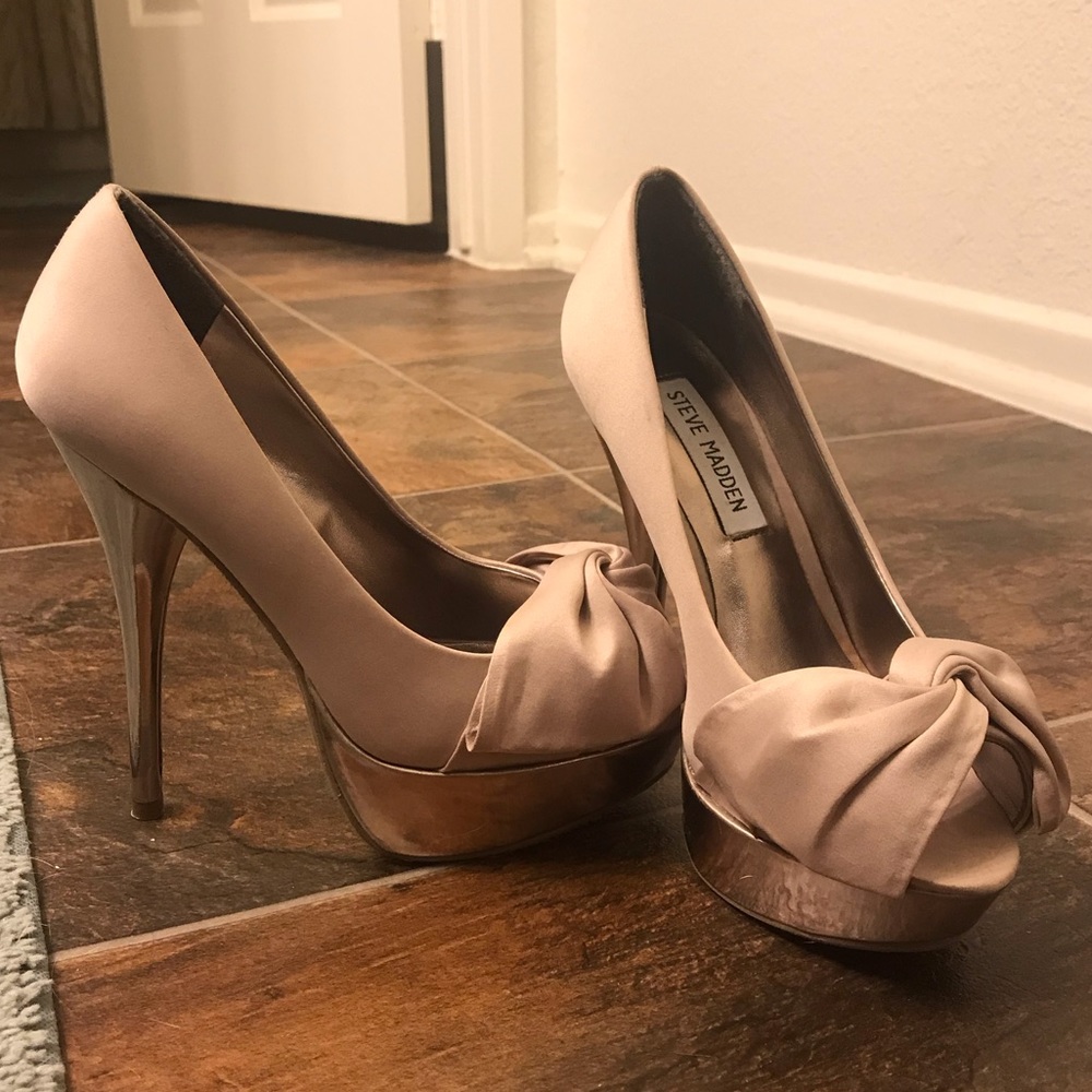 🤍🤍Steve Madden grey heels